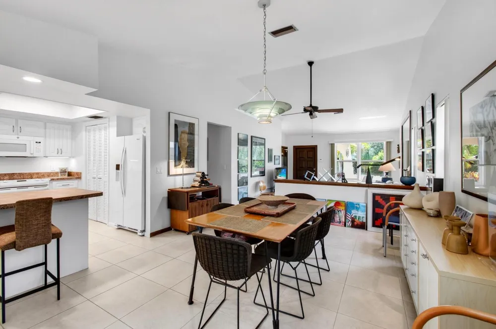 1315 Lakeside Drive 