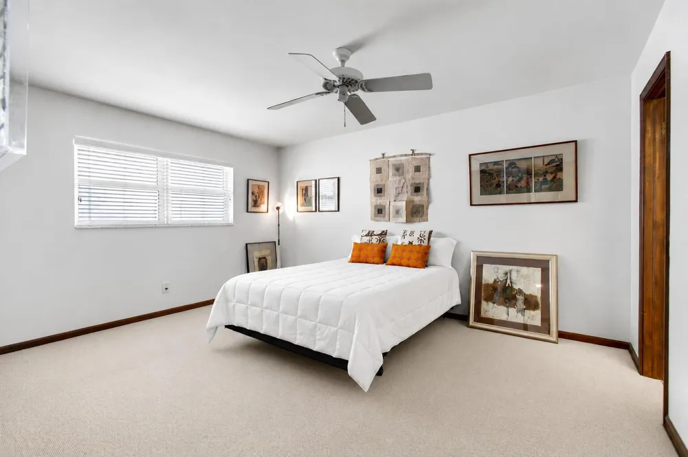 1315 Lakeside Drive 