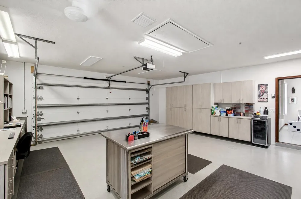 1315 Lakeside Drive 