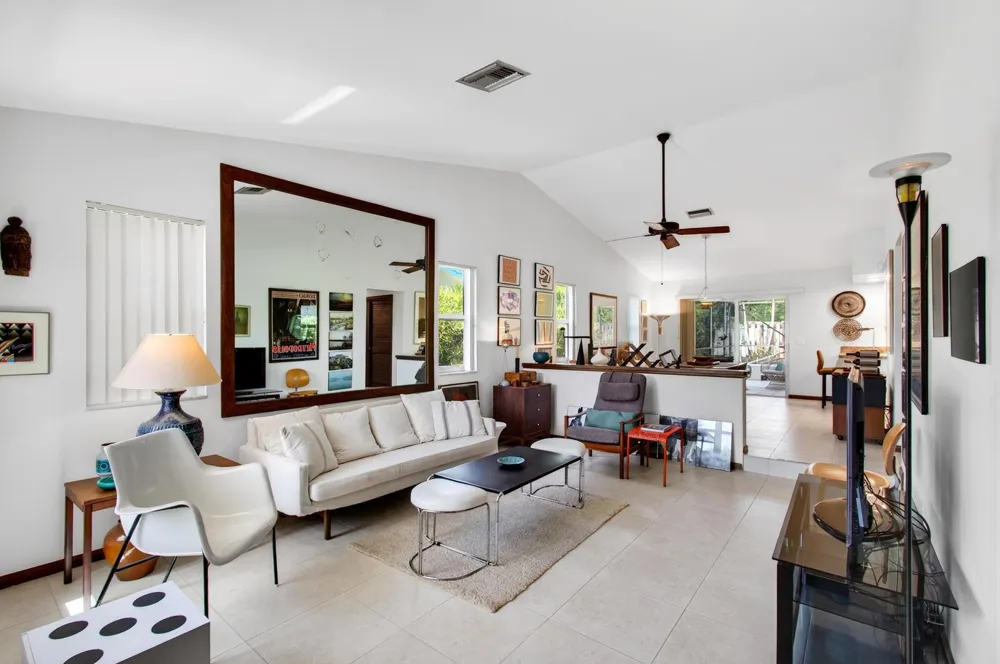 1315 Lakeside Drive 