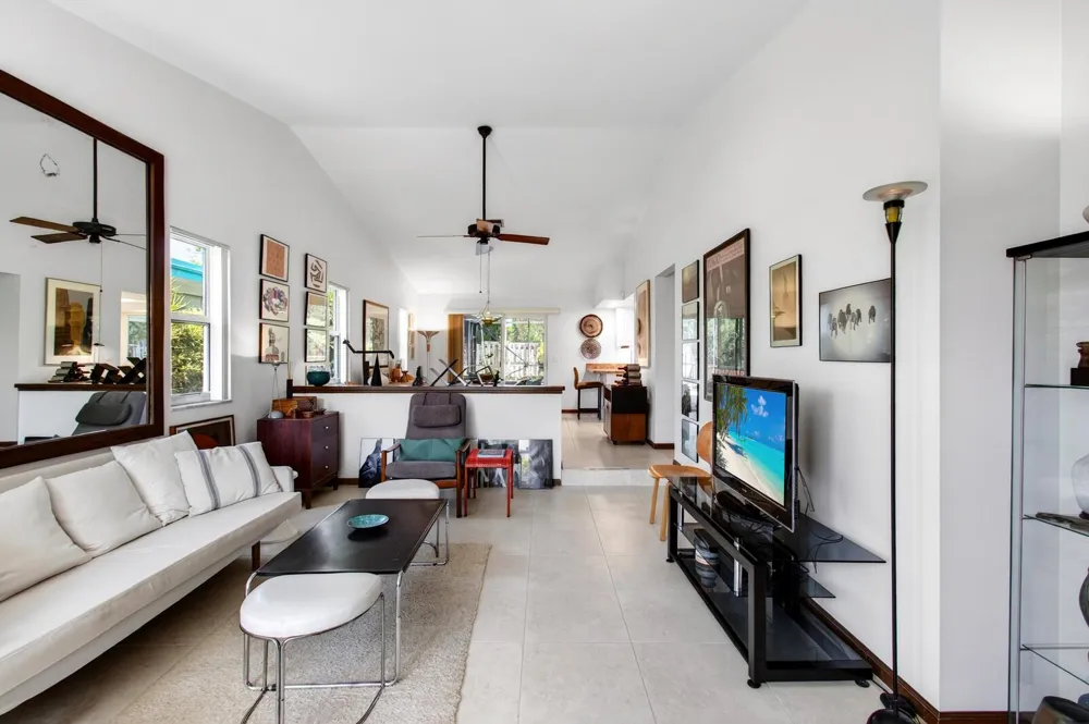 1315 Lakeside Drive 