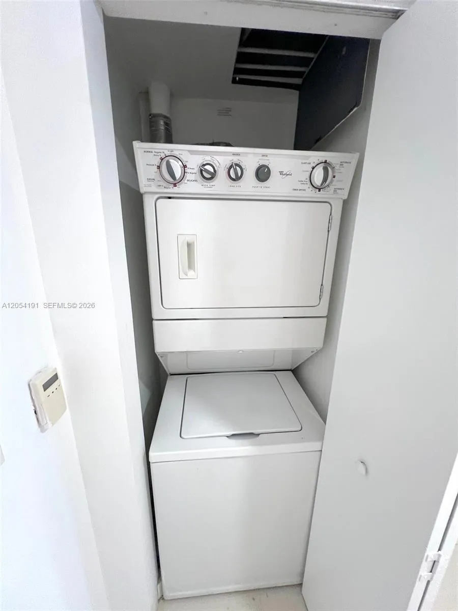 495 BRICKELL AV #4208 Miami, FL 33131