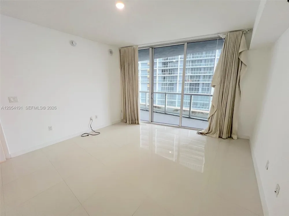 495 BRICKELL AV #4208 Miami, FL 33131