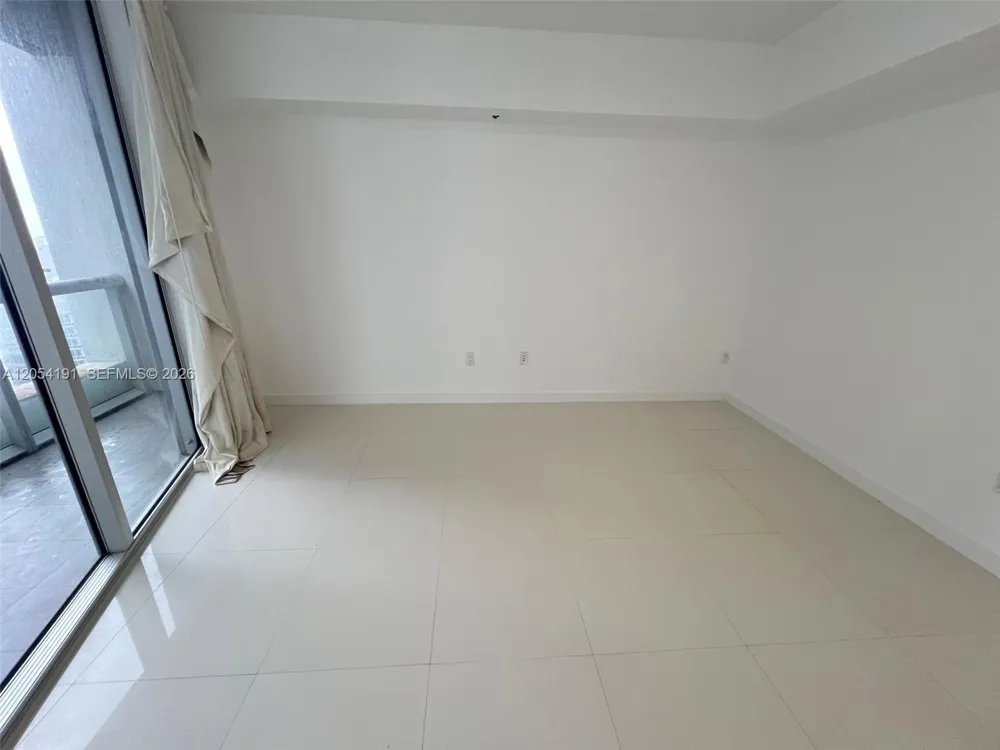 495 BRICKELL AV #4208 Miami, FL 33131