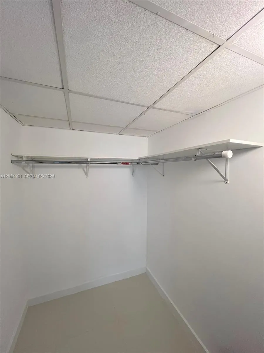 495 BRICKELL AV #4208 Miami, FL 33131