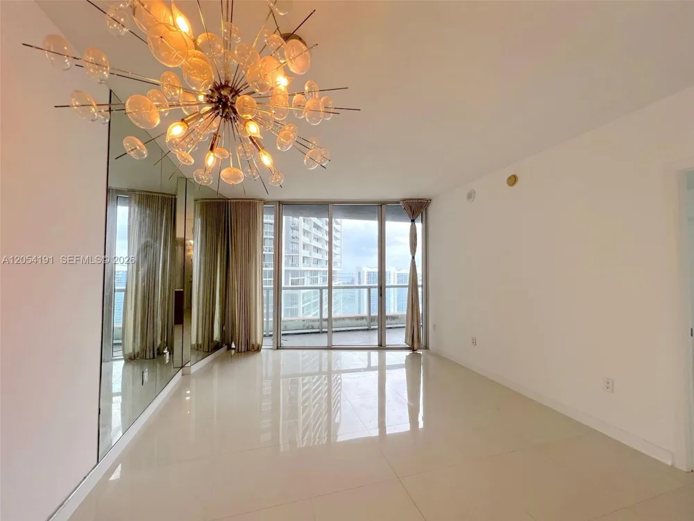 495 BRICKELL AV #4208 Miami, FL 33131