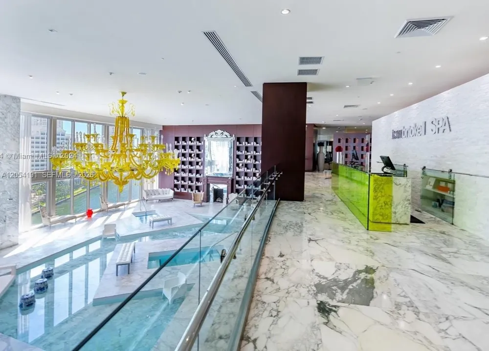 495 BRICKELL AV #4208 Miami, FL 33131