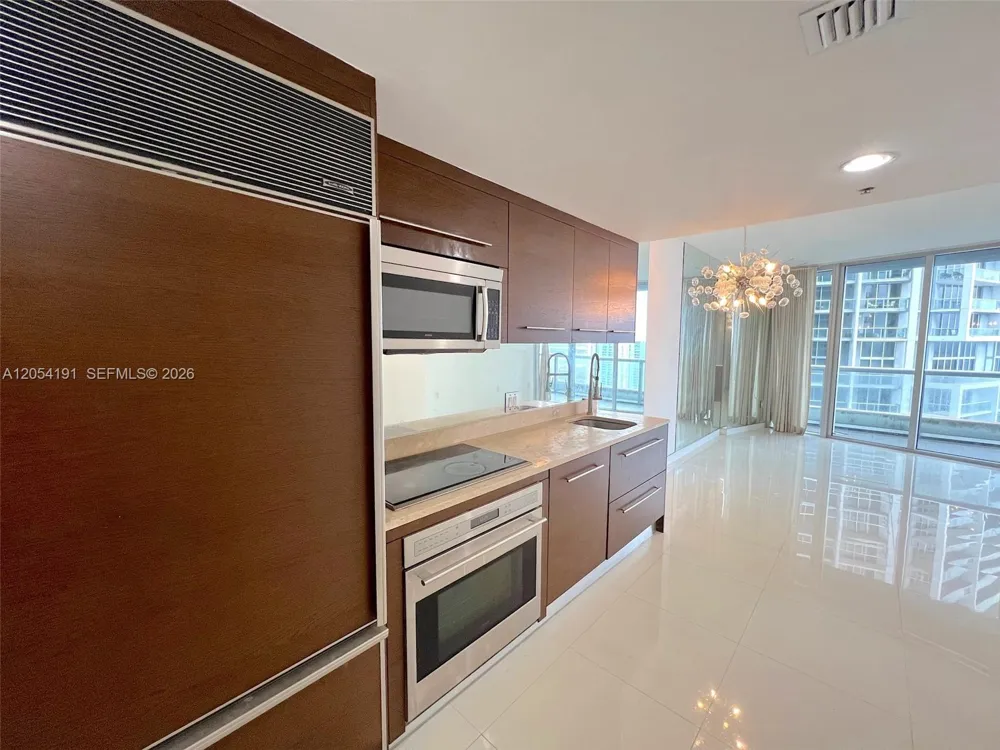 495 BRICKELL AV #4208 Miami, FL 33131