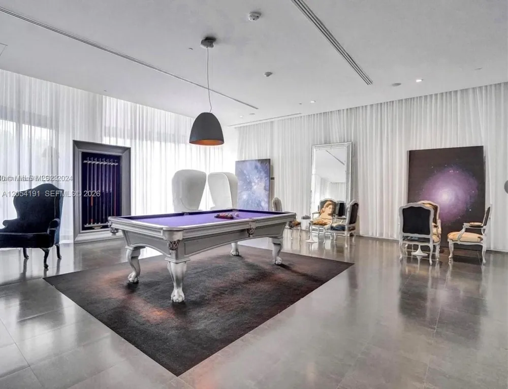 495 BRICKELL AV #4208 Miami, FL 33131