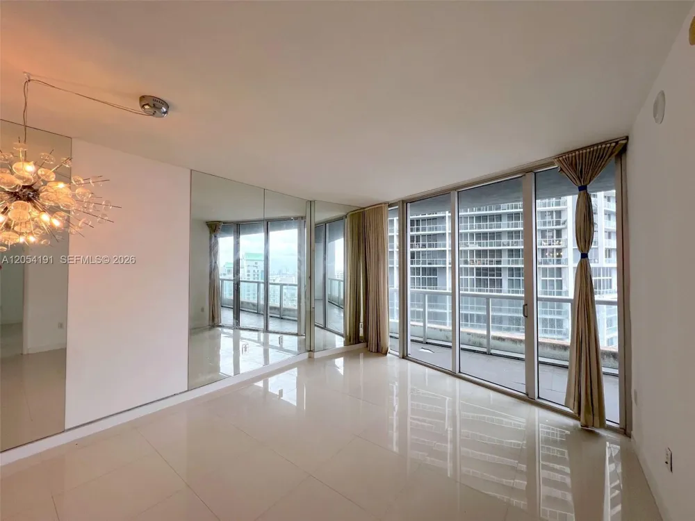 495 BRICKELL AV #4208 Miami, FL 33131