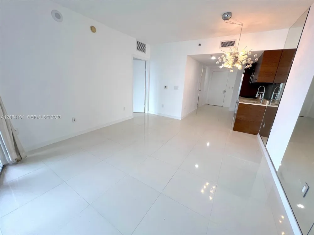 495 BRICKELL AV #4208 Miami, FL 33131