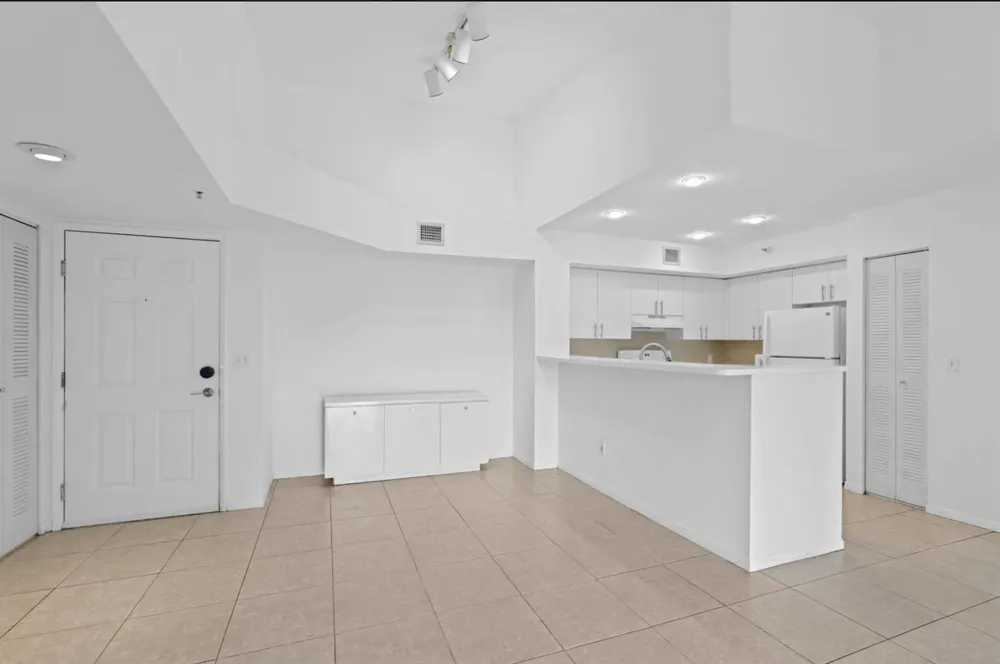 135 Yacht Club Way #305 Hypoluxo, FL 33462