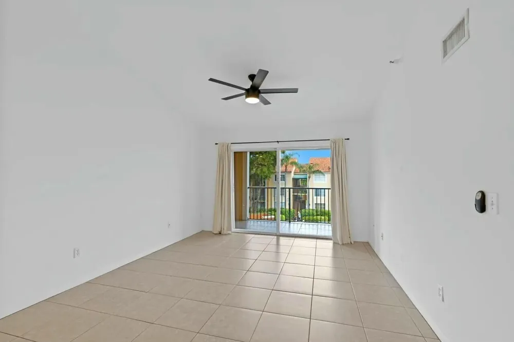 135 Yacht Club Way #305 Hypoluxo, FL 33462