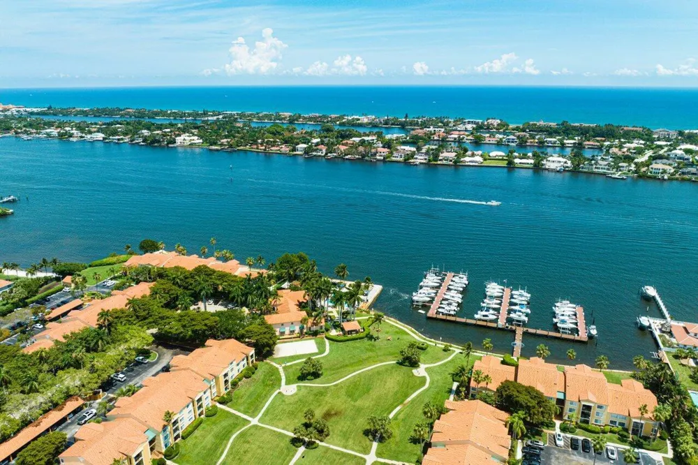 135 Yacht Club Way #305 Hypoluxo, FL 33462