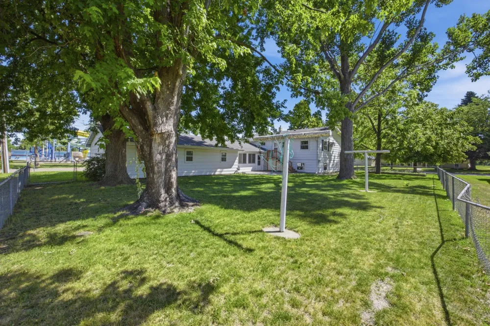429 14th Street Breckenridge, MN 56520
