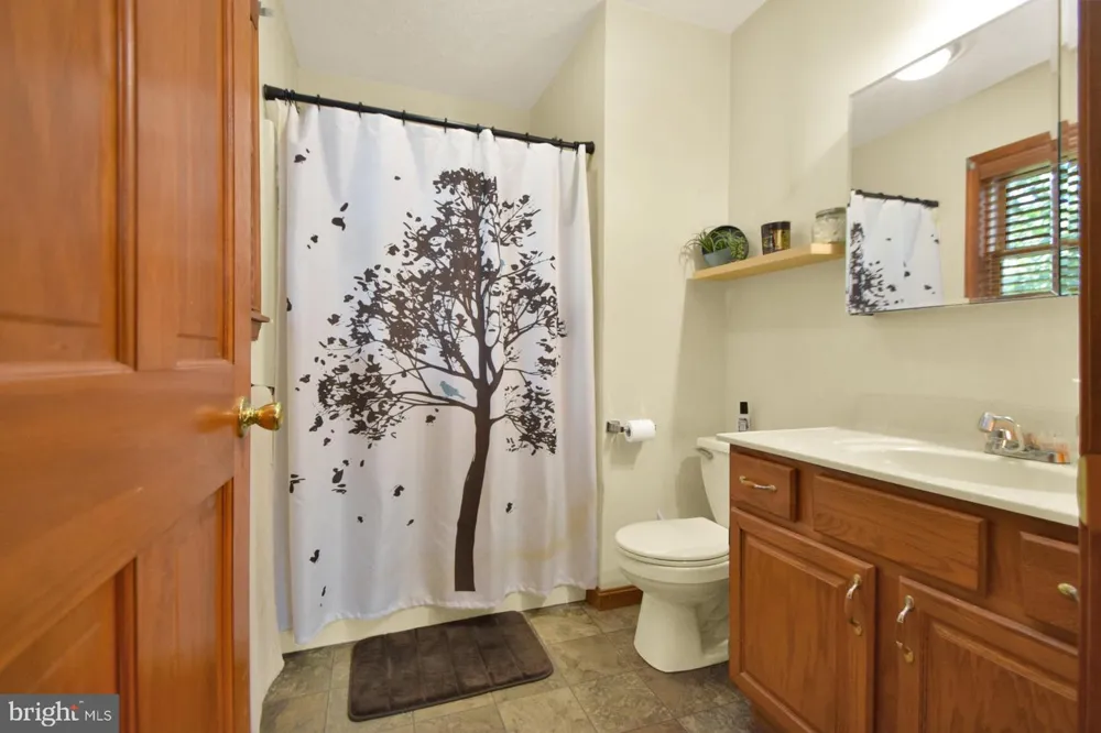 215 OPAL DRIVE Chambersburg, PA 17202