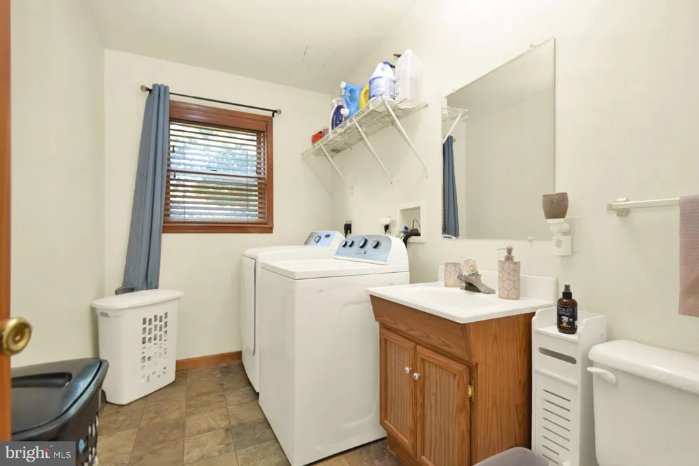 215 OPAL DRIVE Chambersburg, PA 17202