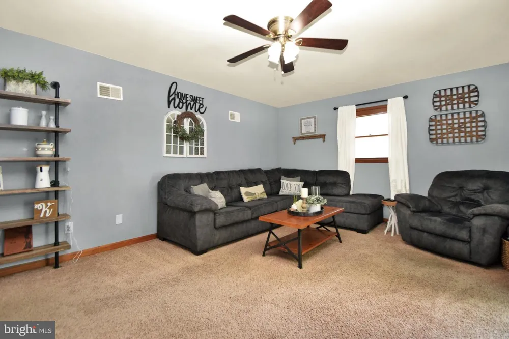 215 OPAL DRIVE Chambersburg, PA 17202