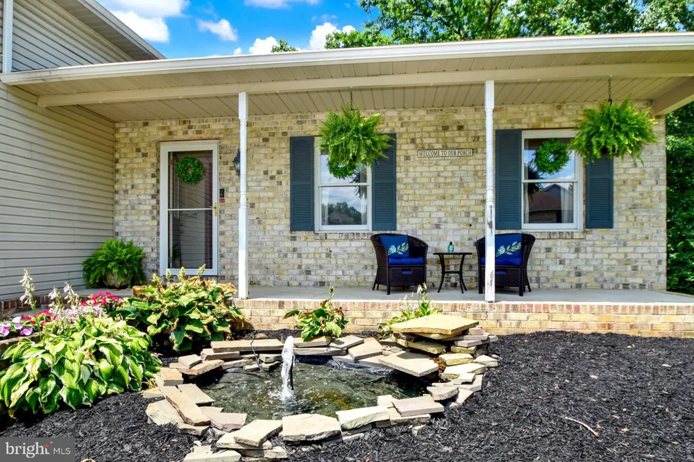 215 OPAL DRIVE Chambersburg, PA 17202