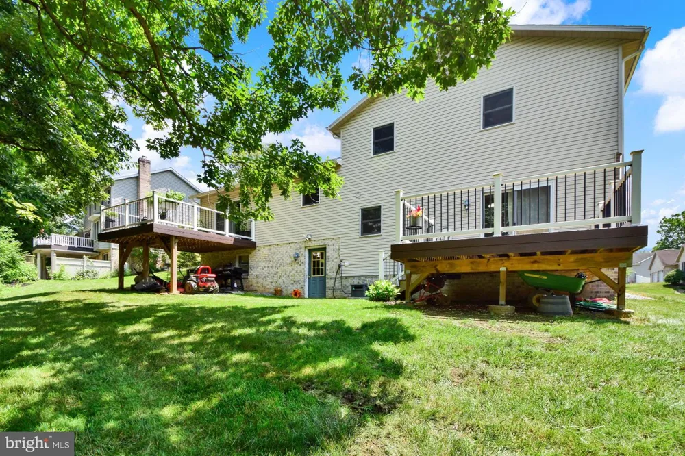 215 OPAL DRIVE Chambersburg, PA 17202
