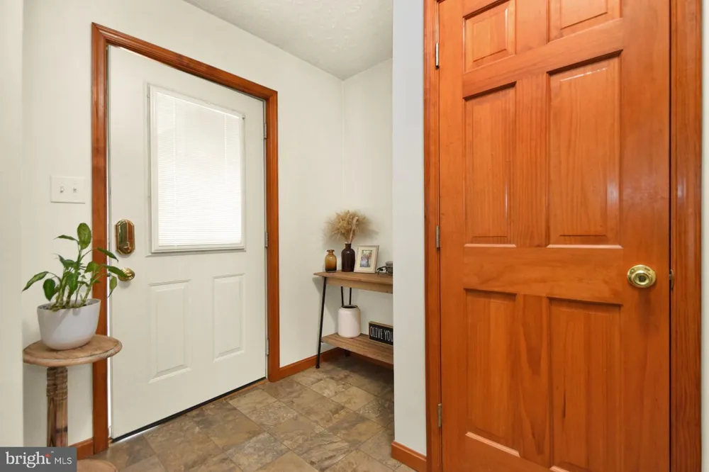 215 OPAL DRIVE Chambersburg, PA 17202