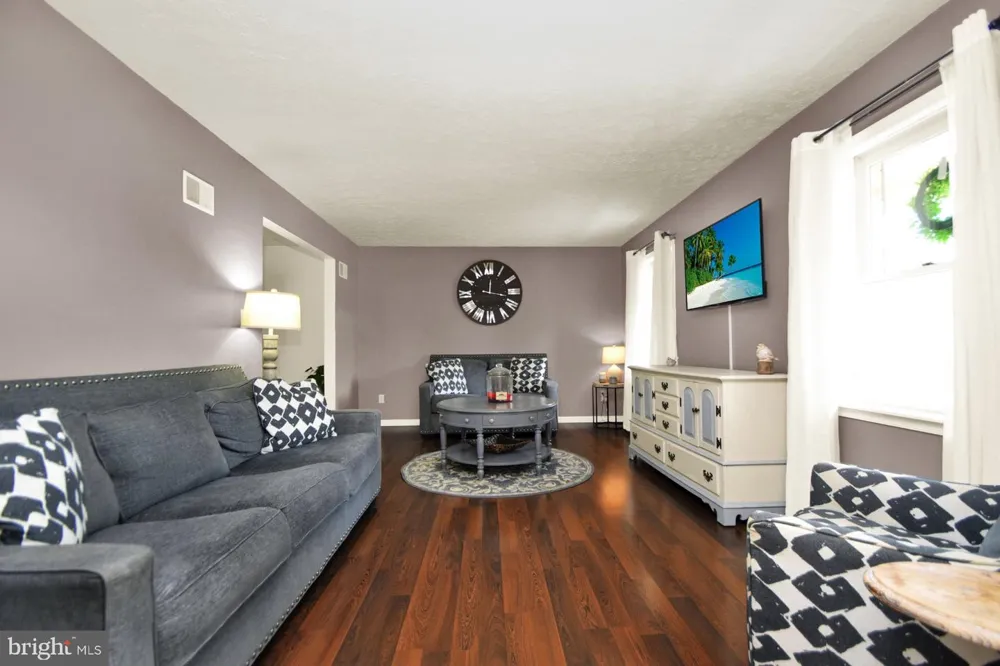 215 OPAL DRIVE Chambersburg, PA 17202