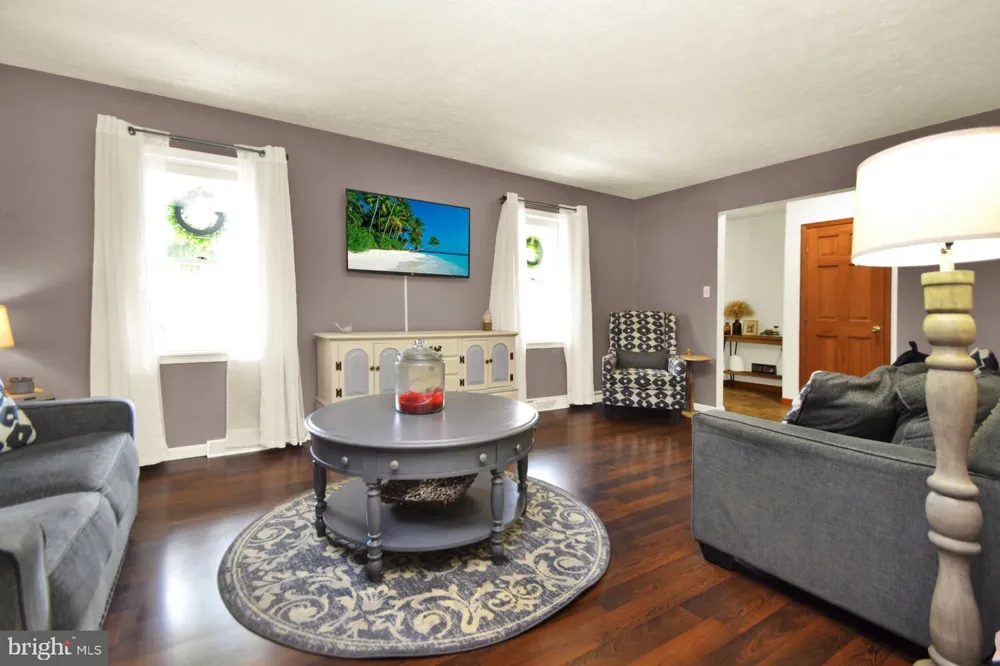 215 OPAL DRIVE Chambersburg, PA 17202