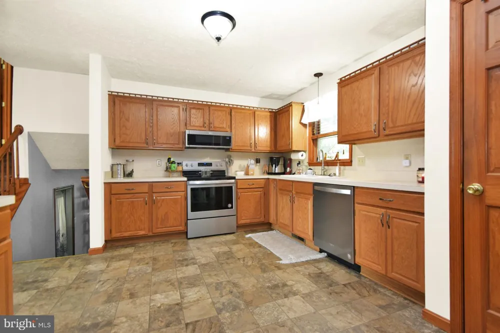215 OPAL DRIVE Chambersburg, PA 17202