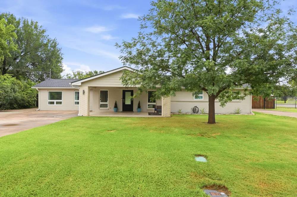2815 Roosevelt Drive Dalworthington Gardens, TX 76016