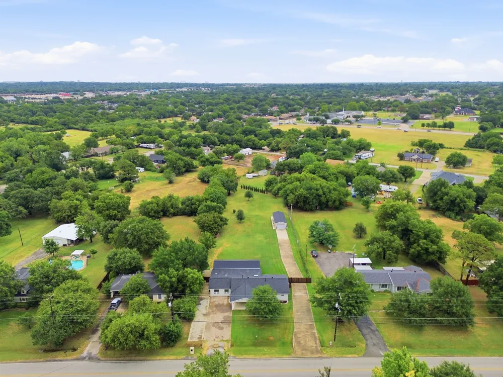 2815 Roosevelt Drive Dalworthington Gardens, TX 76016