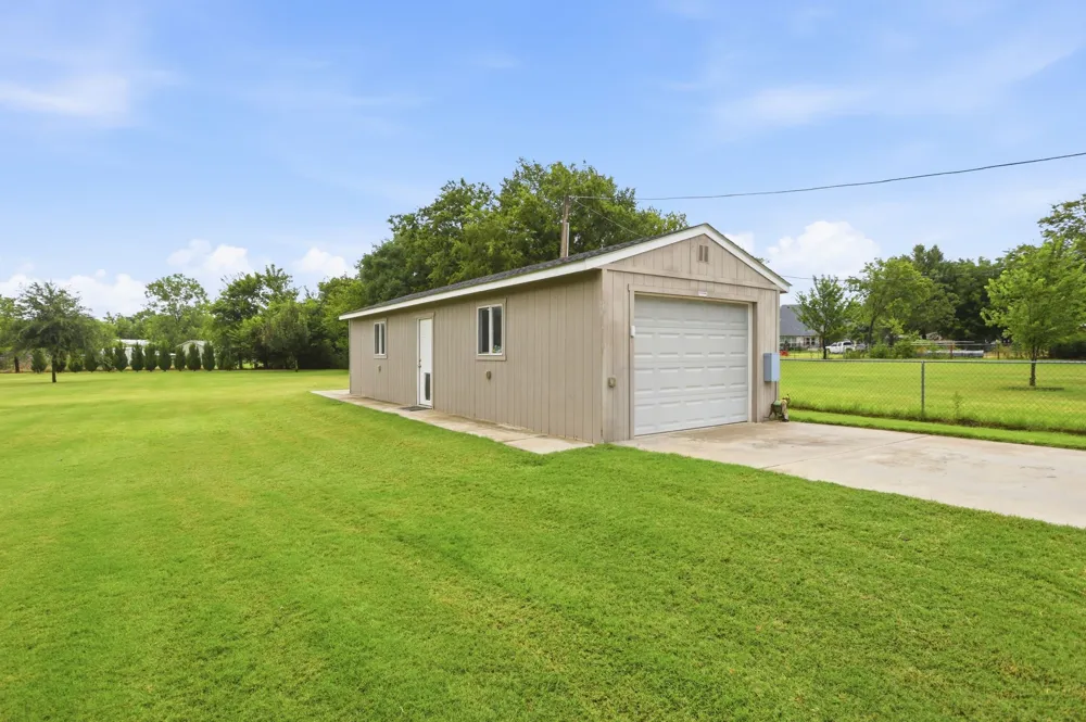 2815 Roosevelt Drive Dalworthington Gardens, TX 76016