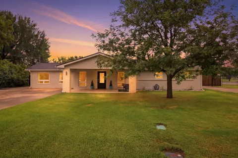 2815 Roosevelt Drive