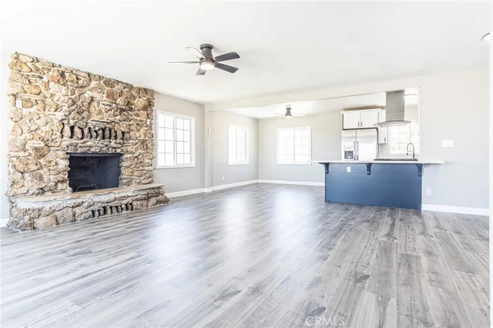 16621 Glendower Edwards, CA 93523