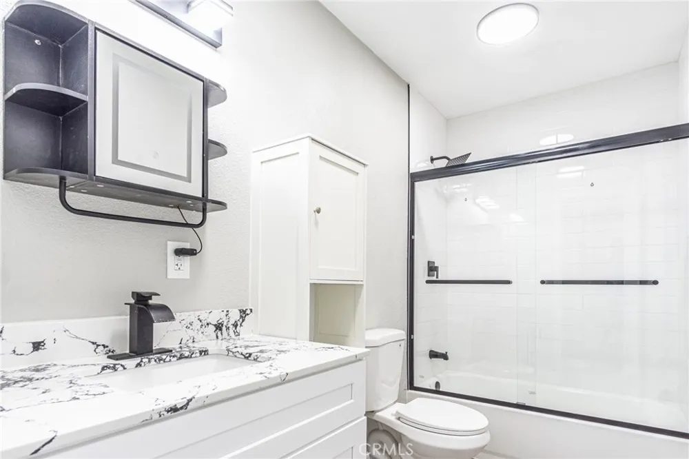16621 Glendower Edwards, CA 93523
