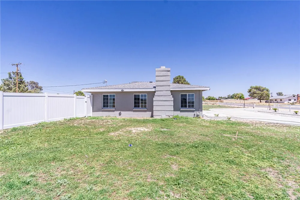 16621 Glendower Edwards, CA 93523