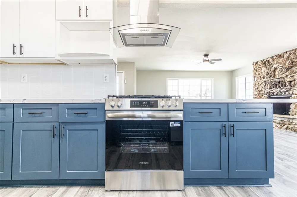 16621 Glendower Edwards, CA 93523