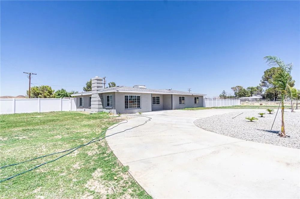 16621 Glendower Edwards, CA 93523