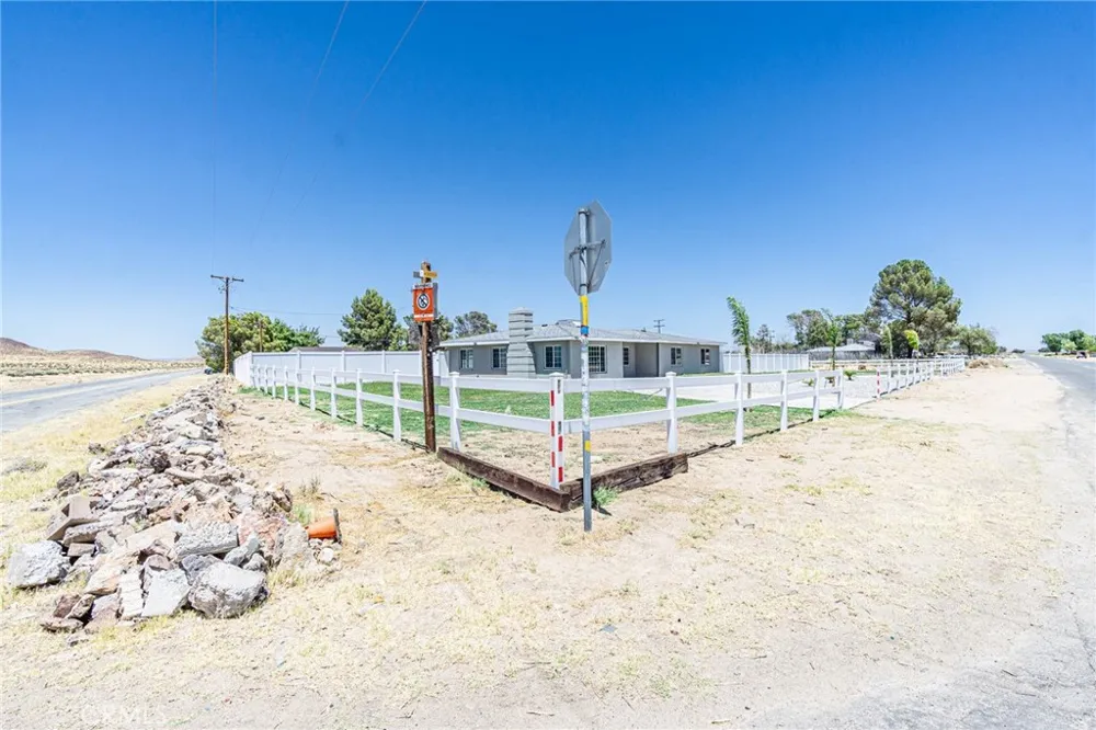 16621 Glendower Edwards, CA 93523
