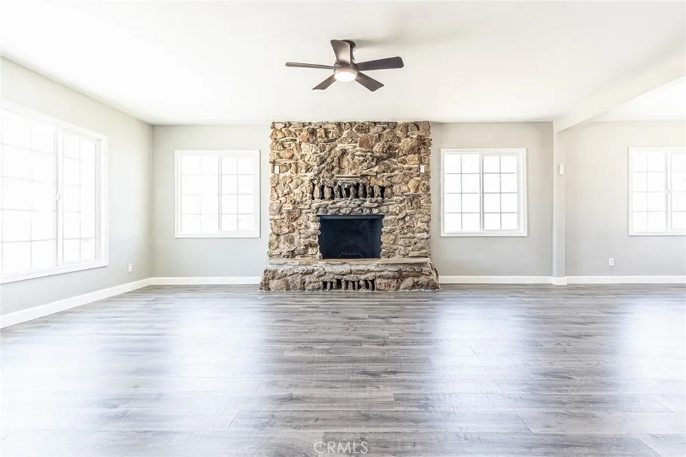 16621 Glendower Edwards, CA 93523