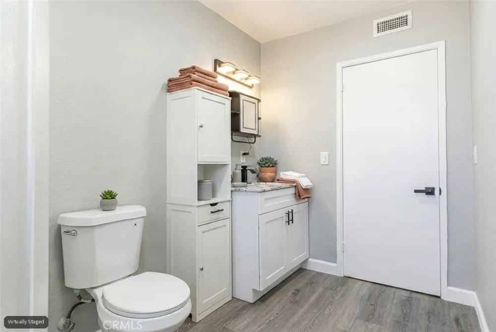 16621 Glendower Edwards, CA 93523