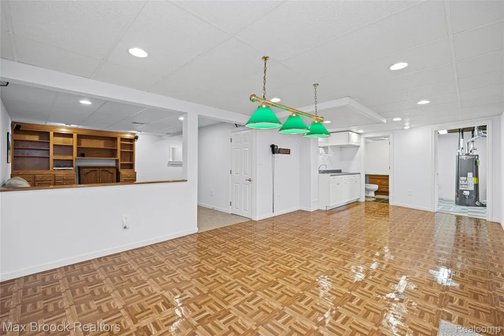 35263 Kings Forest Boulevard Clinton Charter Township, MI 48035