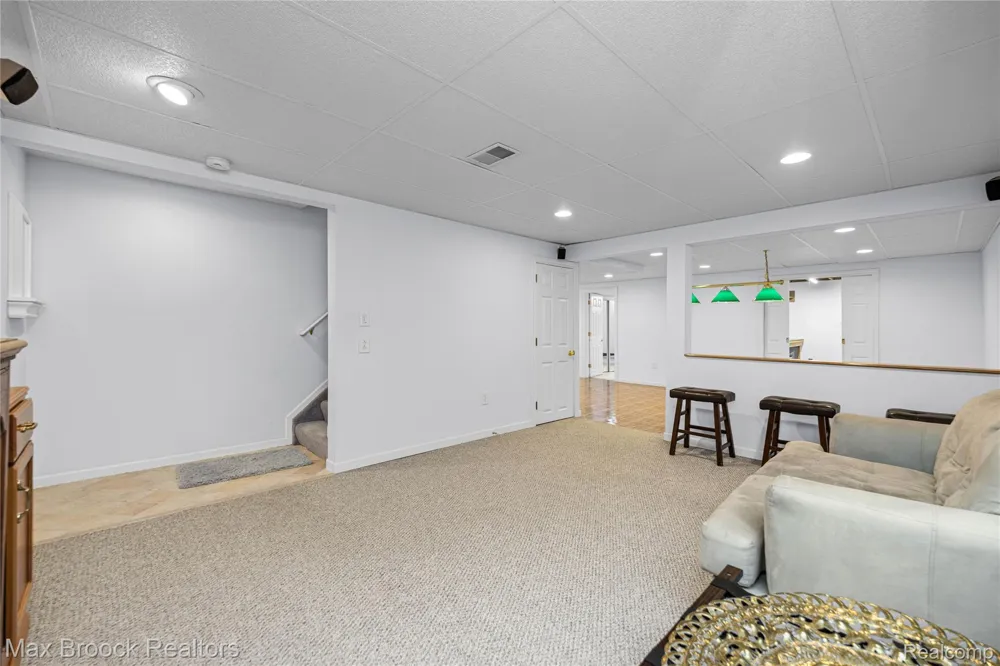 35263 Kings Forest Boulevard Clinton Charter Township, MI 48035