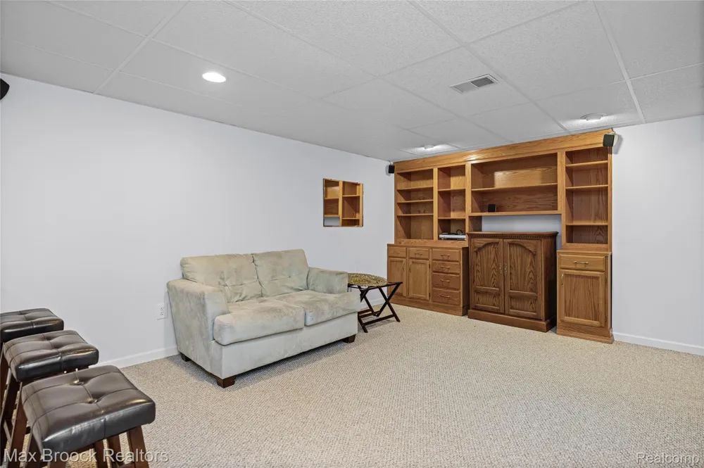 35263 Kings Forest Boulevard Clinton Charter Township, MI 48035