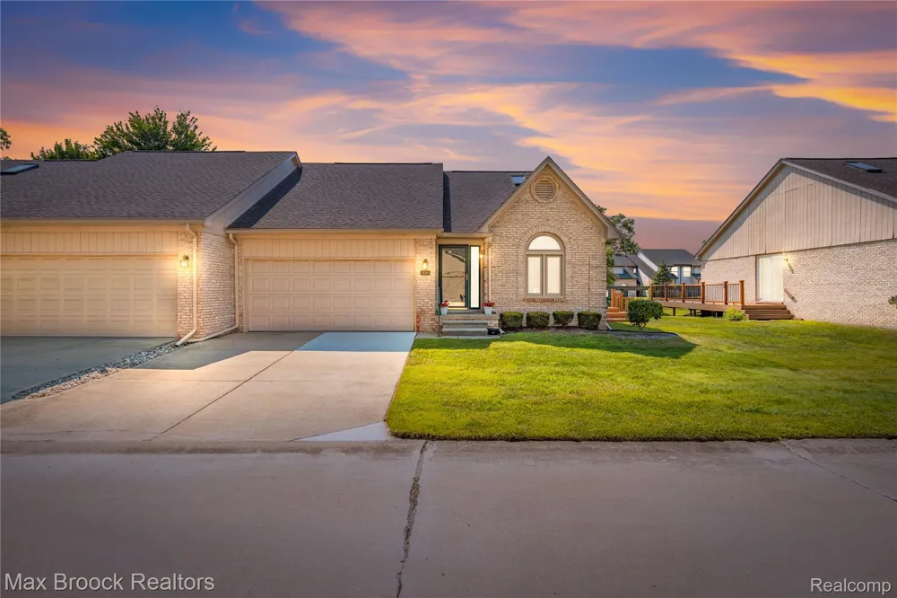 35263 Kings Forest Boulevard Clinton Charter Township, MI 48035