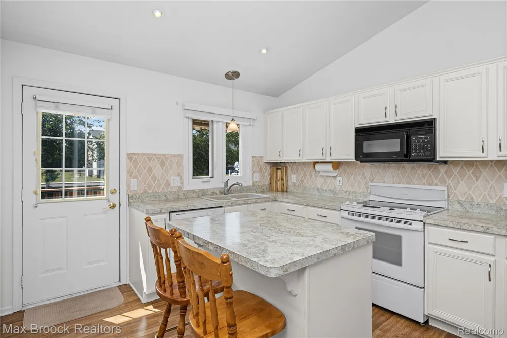 35263 Kings Forest Boulevard Clinton Charter Township, MI 48035