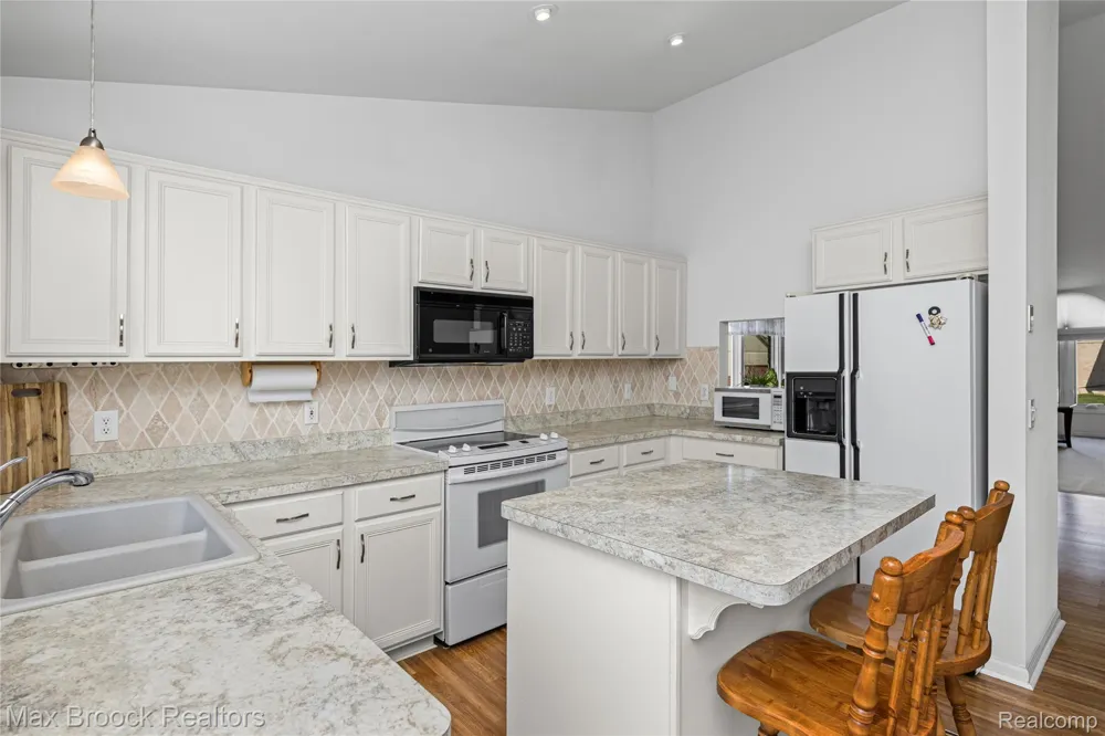 35263 Kings Forest Boulevard Clinton Charter Township, MI 48035