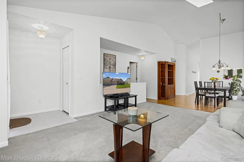35263 Kings Forest Boulevard Clinton Charter Township, MI 48035