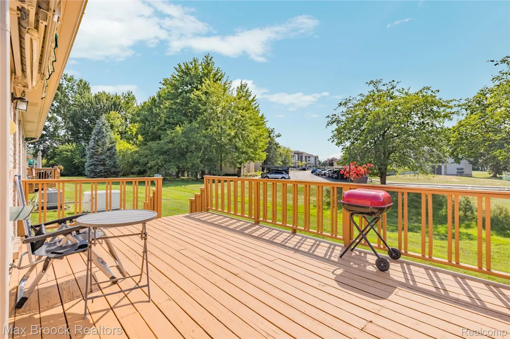 35263 Kings Forest Boulevard Clinton Charter Township, MI 48035