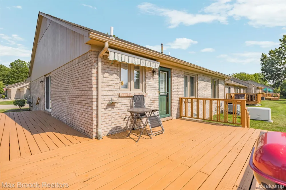 35263 Kings Forest Boulevard Clinton Charter Township, MI 48035