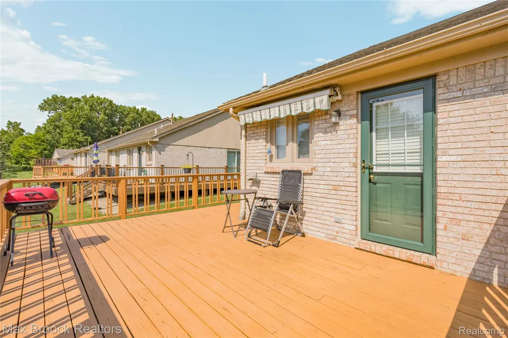 35263 Kings Forest Boulevard Clinton Charter Township, MI 48035